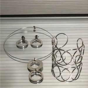 RETRO SILVER CIRCLE JEWELRY SET (Earrings, bracelet, necklace)